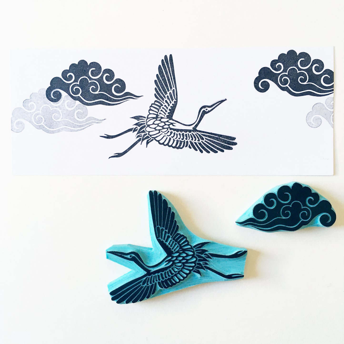 Sello para estampar de una grulla y una nube estilo Japonés